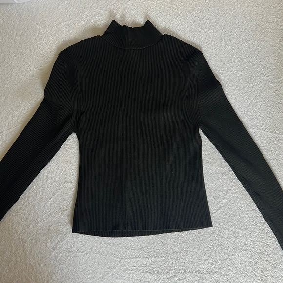 Zara Ribbed Mock Neck Crop Top - Picture 1 of 5